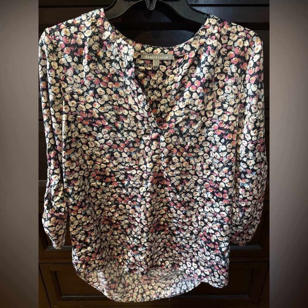 Anthro Daniel Rainn Split Neck Floral Blouse - Size Medium - Picture 3 of 5